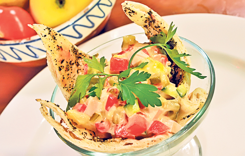 4665-329095-salata_de_pui.jpg