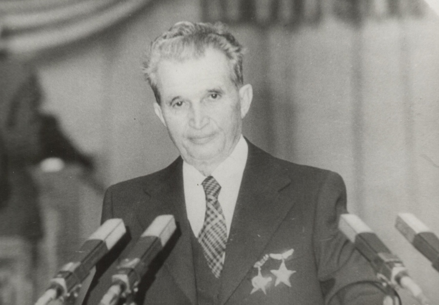 0-329940-ceusescu.jpg
