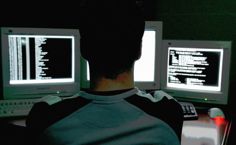 0-330018-hacker.jpg