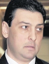 0-330154-paun.jpg