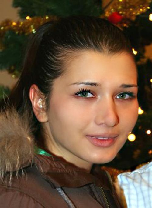 0-330845-elena_si_tati.jpg