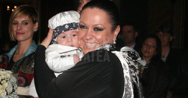 0-334764-monica_anghel.jpg