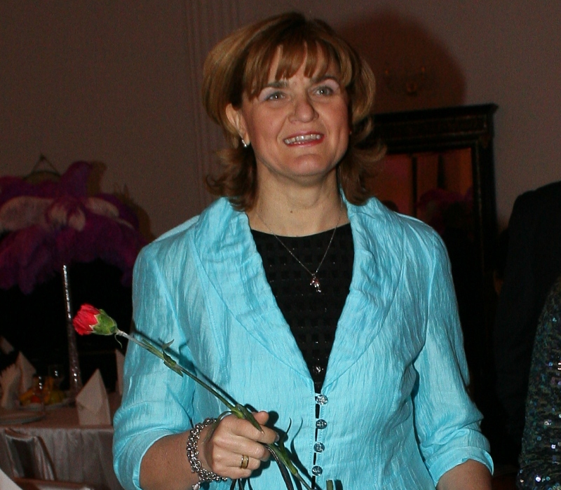 0-334990-elisabetalipa.jpg