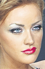 0-335477-11bianca.jpg