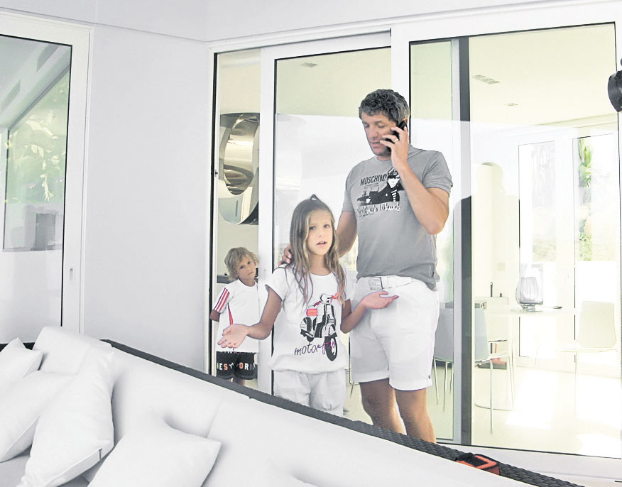 4455-269820-interior_casa_popescu_gica_mallorca.jpg 4455-269820-interior_casa_popescu_gica_mallorca.jpg