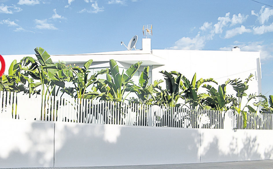 4455-269821-exterior_casa_gica_popescu_mallorca.jpg 4455-269821-exterior_casa_gica_popescu_mallorca.jpg
