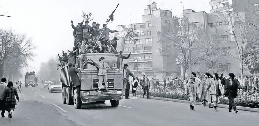4687-336423-revolutie.jpg
