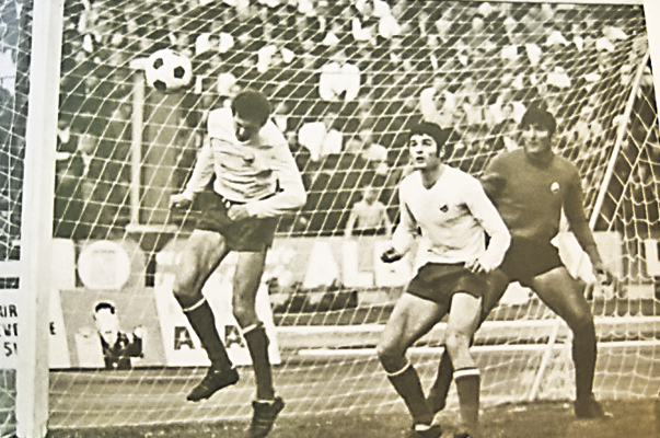 Dembrovschi (stânga) a fost la un pas să aibă o statuie în Mexic, după evoluțiile de la CM 70