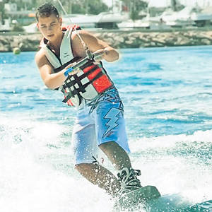 Sporturile nautice, o pasiune a tânărului Videanu