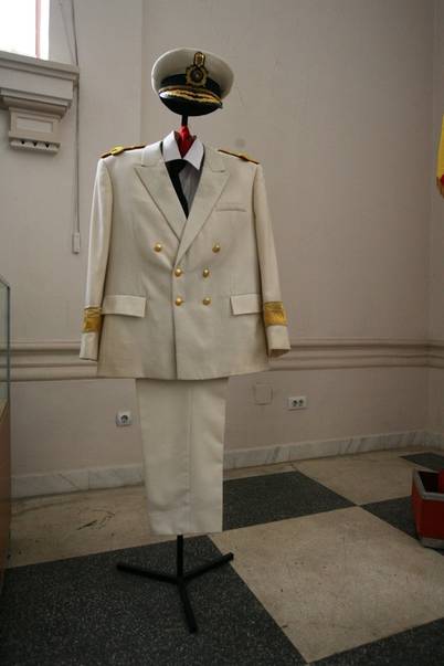 Cât de mult s-au schimbat uniformele poliţiştilor!