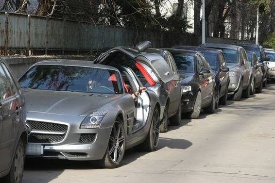 Raluca Sandu nu are noroc la pariuri. A pierdut o maşină de 200.000 €