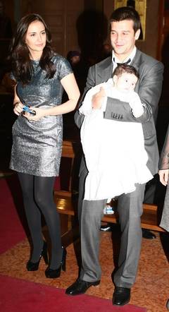 Urmărit de Adelina, Chivu a avut grijă la botez de micuţa Anastasia