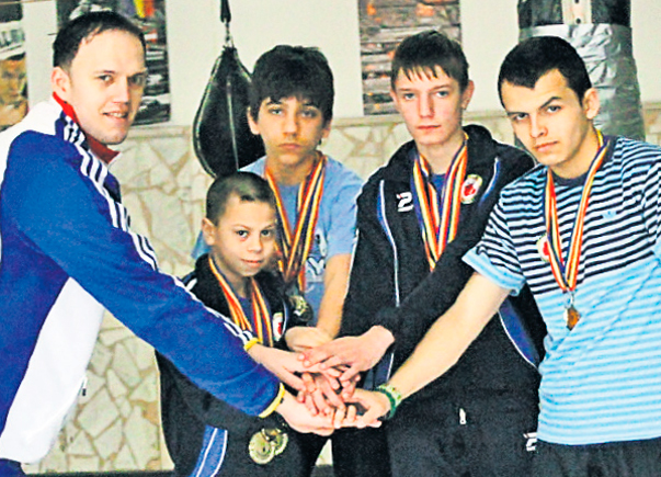 Antrenorul Florin Foia, Mådålin Cristea și ceilalți copii de la CS Steaua