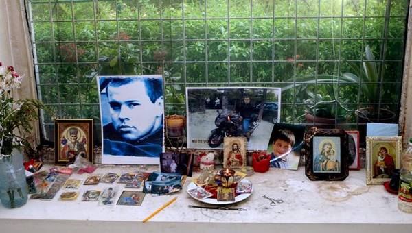 O femeie din Ilfov acuză o avocată că i-a ucis fiul 