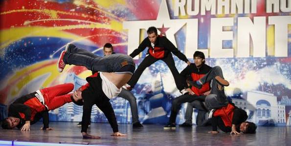 Spălătorul de mașini de la ”Românii au talent” cântă de când era în scutece. Vezi și alte povești!