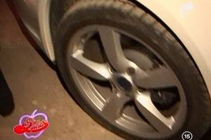 Mașina Oanei Zăvoranu a fost vandalizată de doi bărbați mascați