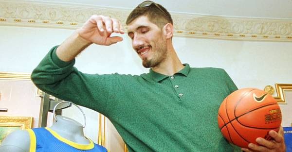 Vedete care trăiesc pe picior mare... la propriu