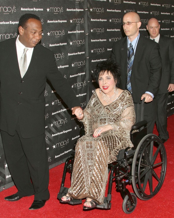 Liz Taylor a fost căsătorită de opt ori