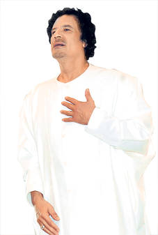 Libia se supune? Ieri, speriat, guvernul lui Gaddafi a bătut în retragere, anunţând încetarea focului