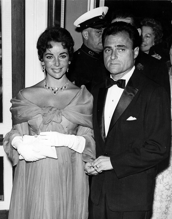 Liz Taylor a fost căsătorită de opt ori