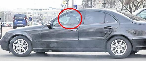 BlancheIeri Moni a venit de la tribunal, acasă, cu un Mercedes la mâna a doua