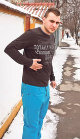 Leonard Doroftei are poliţia pe urme, după ce un angajat al pubului său susţine că «Moşu’» l-a bătut şi i-a strigat: «Fugi, că te omor!»