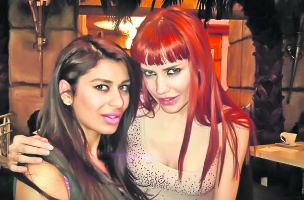 Ebru (stânga) și Tatiana se cunosc de mai mulți ani și sunt colege de podium