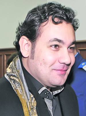 Ionuţ, nu-ţi lăsa bunica singură!