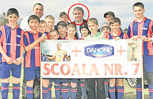 Gică Hagi a primit ouă roșii