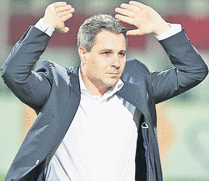 Marius Șumudică, un antrenor cu frica lui Dumnezeu