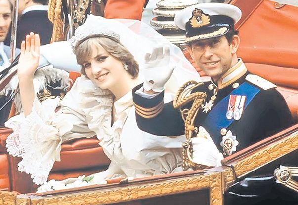 Ceaușescu «s-a dat» cu caleașca Reginei Elisabeta!