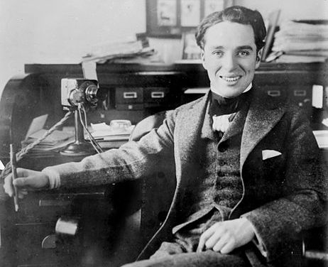 122 de ani de la nașterea marelui Charlie Chaplin
