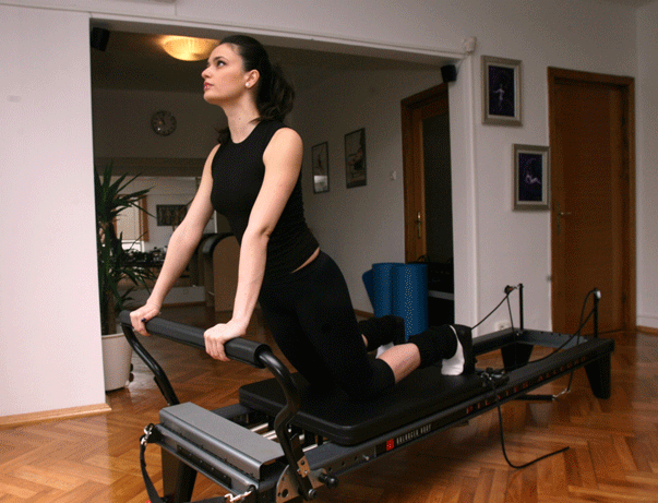 Fii în formă maximă cu exerciţii de pilates!