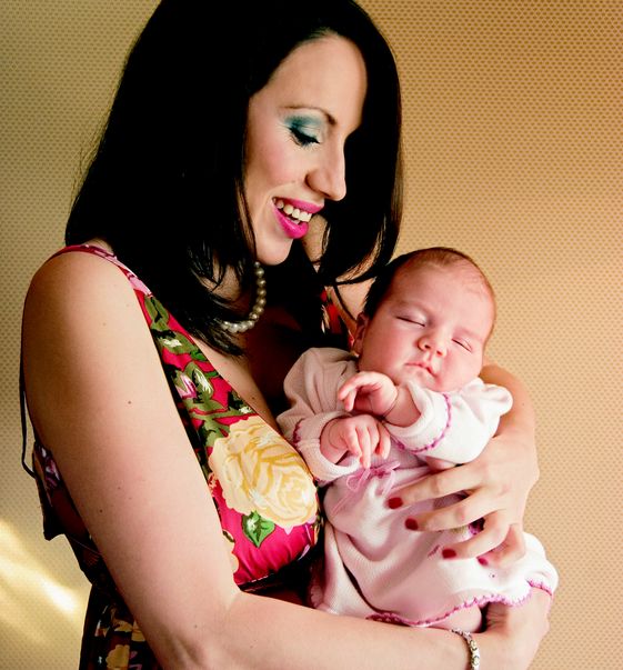 Mămici celebre care au avut curaj să-și crească singure copiii