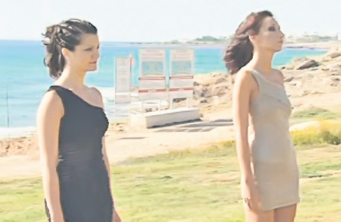 Maria (stânga) şi Andra au fost eliminate din concurs de Edward (foto mic)