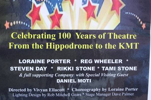 De trei ani, Daniel Moţi salvează oameni din flăcări în România şi joacă pe scena unui teatru londonez