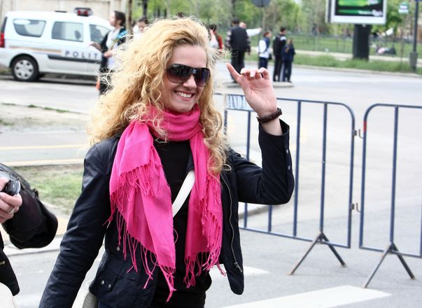 Românii au venit la concertul Shakirei cu patru ore înainte de începerea showului