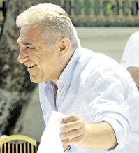 Giovani Becali promite că îi va găsi lui Ianis, fiul lui Gică Hagi, contracte avantajoase: «Va câştiga bani mulţi!»