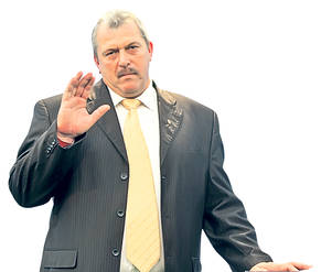 Helmuth Duckadam a explicat de ce a renunţat la mănuşile cu care a apărat patru penalty-uri în finala CCE din 1986: Le-a vândut ca să-şi ia casă