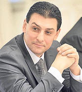 Micuţa Irina Columbeanu modifică legile! Războiul dintre Irinel şi Monica naşte o dezbatere naţională