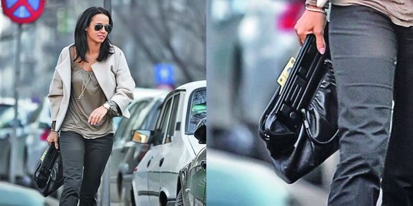 Foto: Adina, Andreea şi Cristina prinse pe picior greşit