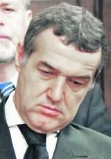 Aceasta este fotografia folosită ca model de pictorul amator din Bacău