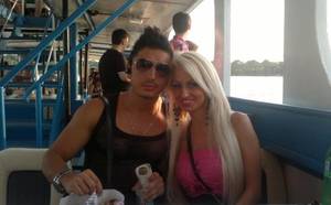 Dudu Steel si iubita lui, Mihaela