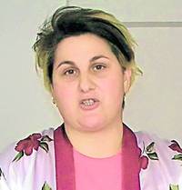 Elena Codreanu (36 de ani) e mama băieţelului operat