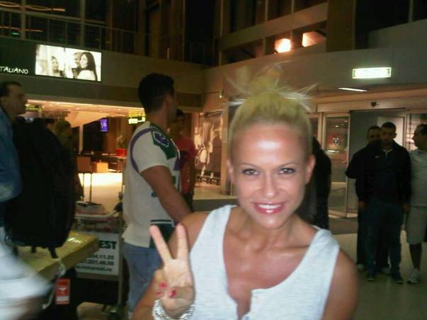 Monica Columbeanu a revenit în țară. Astăzi se întâlnește la judecătorie cu Irinel