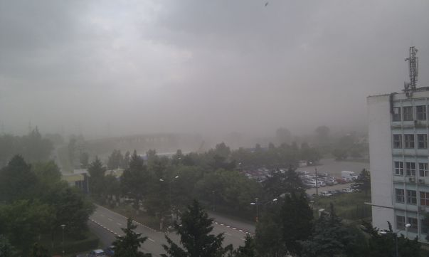 Ce furtună puternică a lovit Bucureștiul!