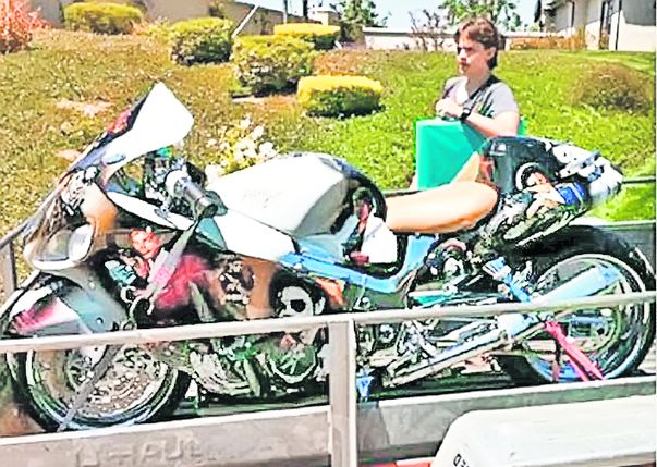 Prince a fost primul care a testat motocicleta pictată cu chipul tatălui său