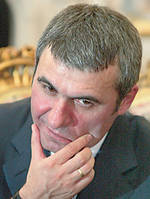 Pițurcă, ia-ne banii, dar fă-ne fericiţi