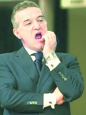 Deși sunt prieteni de ani buni, Gigi Becali, patronul Stelei, îl atacă Marian acum pe șeful LPF