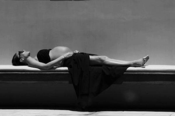 victoria beckham cu burtica la vedere